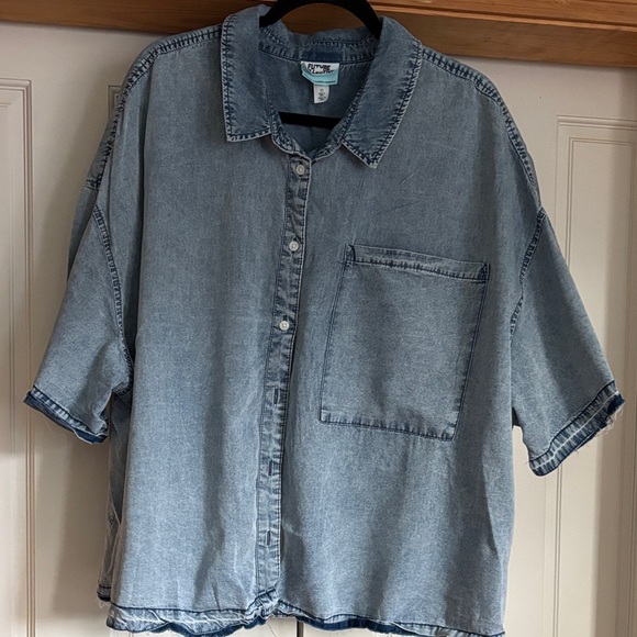 Oversized Light Blue Denim Button-Up Top - Picture 5 of 7